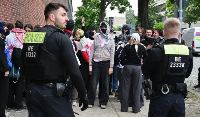 Berlin'de İsrail'e mühimmat üreten şirkete eylem: Aktivistler yolu kapattı