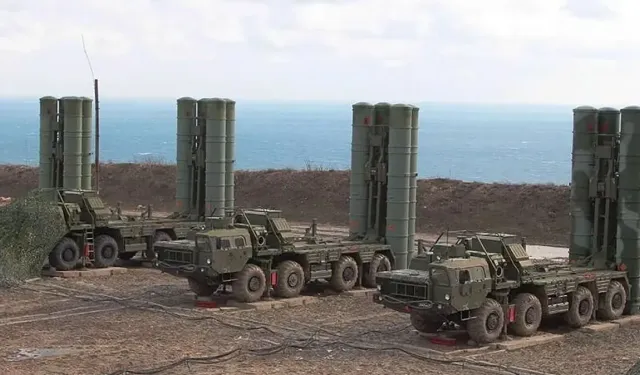 Türkiye ve Rusya S-400 füzesi için görüşmelere başladı