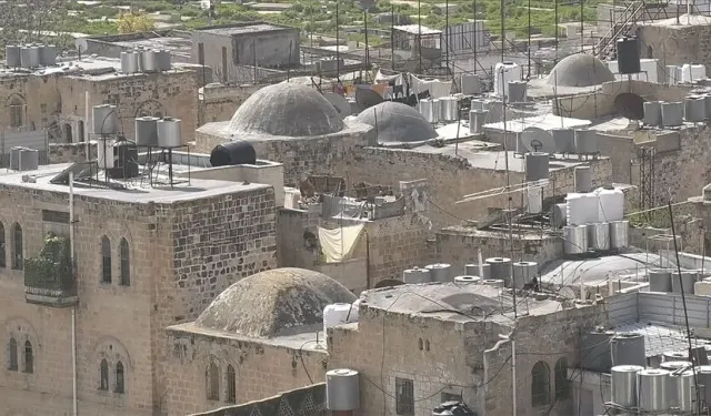 El Halil Valisi Dudin: İsrail kenti 106 demir kapıyla kuşattı, 16 yol ve girişi kapatıldı