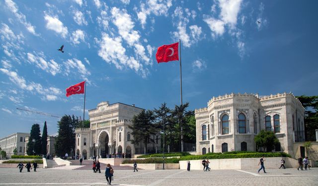 Üniversitelerimiz baştan sona yenilenmeli