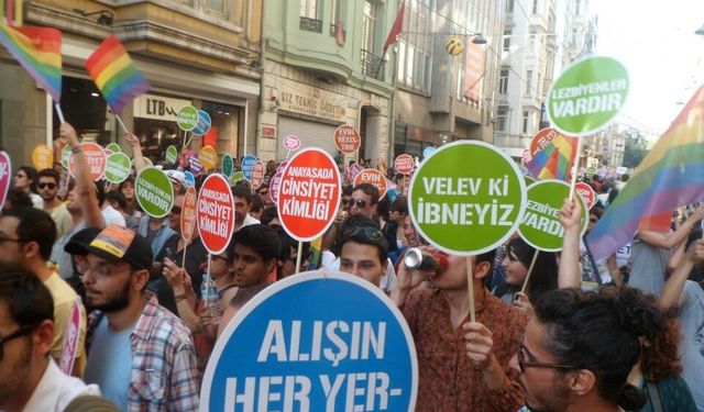 Çağın en büyük tıbbi dolandırıcılığı: Cinsiyet endüstrisi