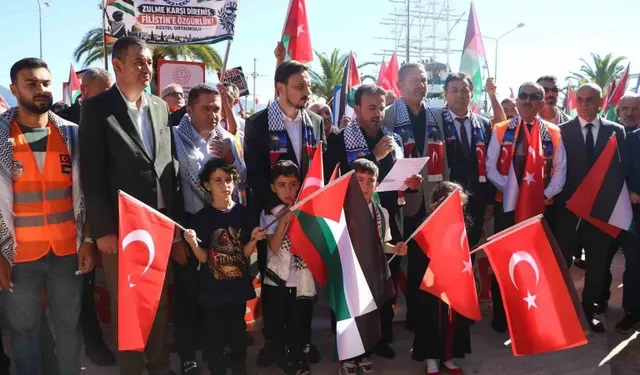 Alanya’da binlerce kişi Gazze için yürüdü