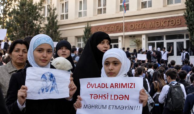 Azerbaycan’da tesettür yasağına öğrenci direnişi