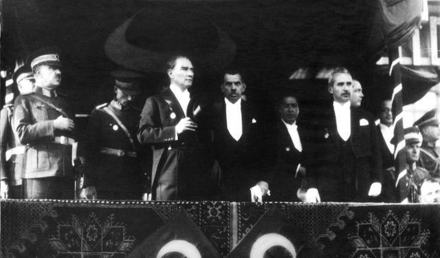 Tarihte bugün: Cumhuriyet'in ilânı