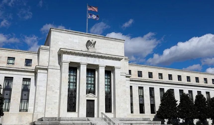 Fed sıkılaşıyor mu yoksa parasal genişleme mi yapıyor?
