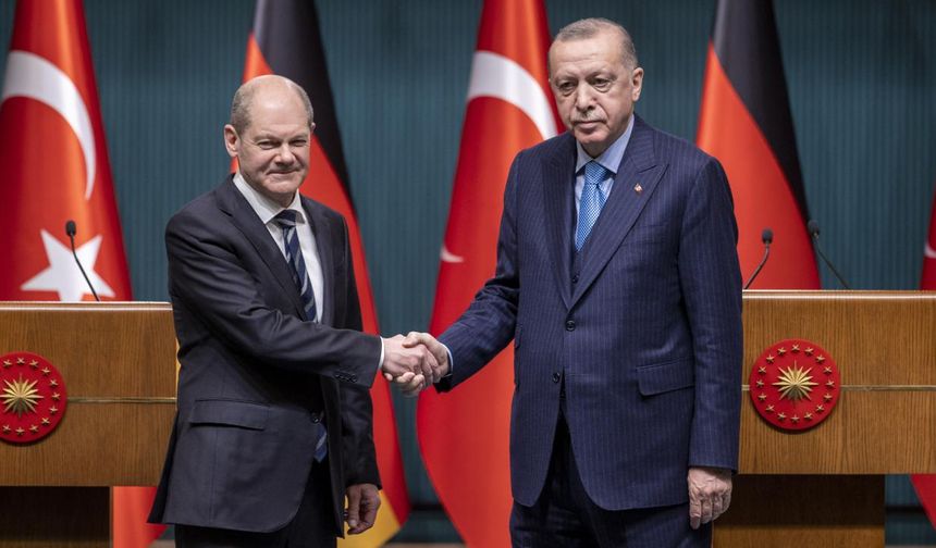 Almanya Başbakanı Scholz, Cumhurbaşkanı Erdoğan'ı Berlin'e davet etti