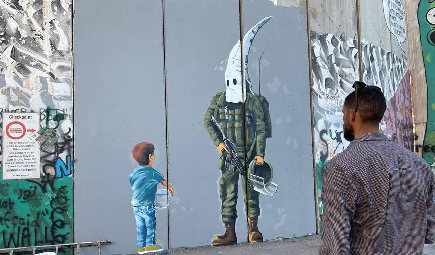 Filistinli sanatçılar Gazze'nin acılarını resmediyor
