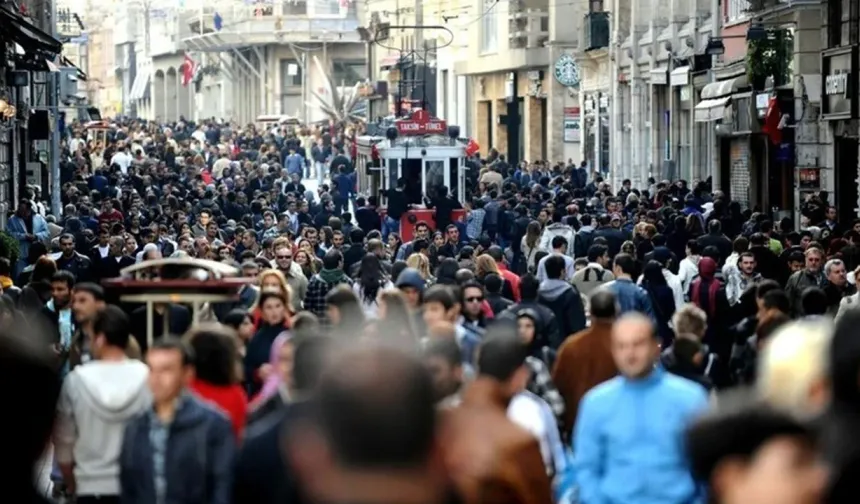 Aile dağılıyor, toplum çözülüyor: Tek kişilik haneler cumhuriyeti