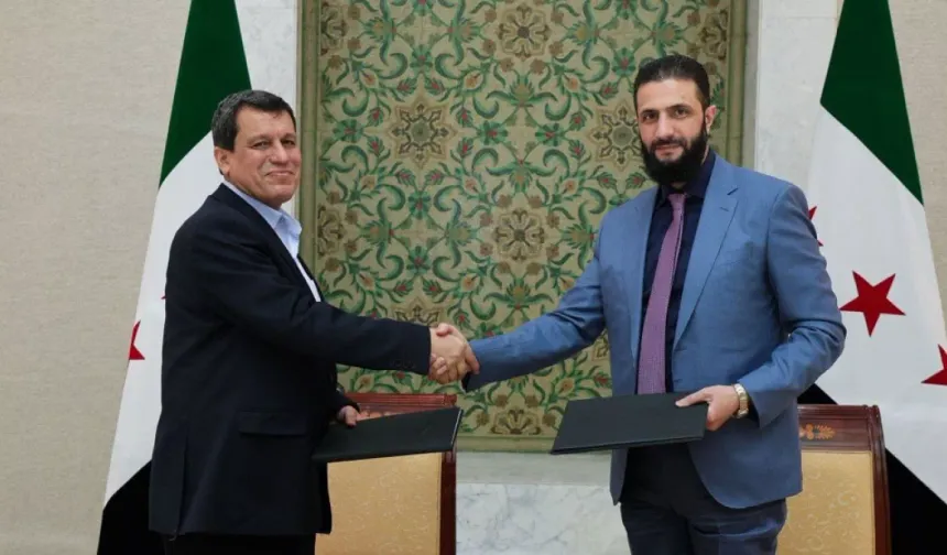 "Suriye Devlet Başkanı Ahmed Şara ile SDG lideri Mazlum Abdi görüştü"