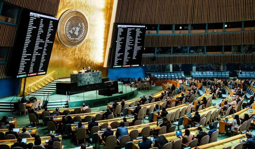 139 ülke onayladı: Terörist İsrail'e 'hukuka uy!' çağrısı