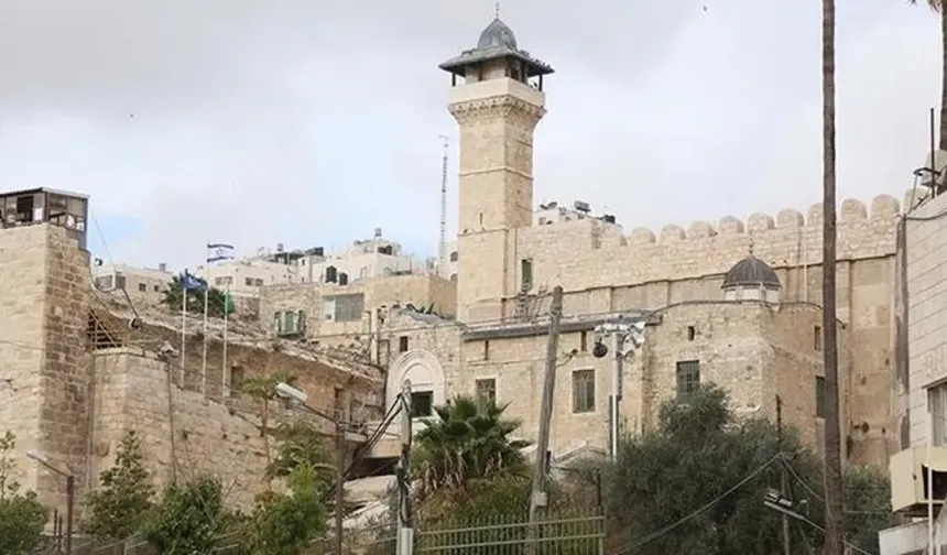 Terörist İsrail Harem-i İbrahim Camii'ni sık sık kapatıyor