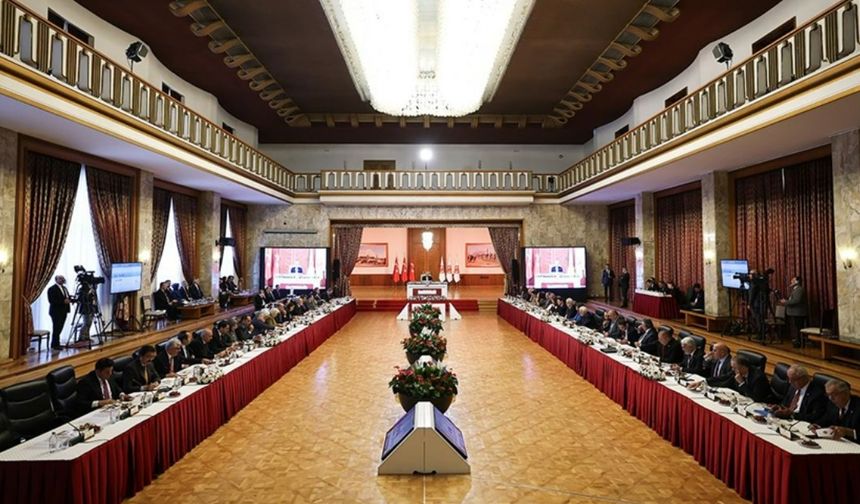 İmralı sonrası yol haritası: Örgüt kendini feshederse "üyelik suçu" sona eriyor