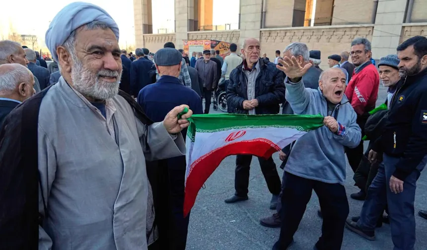 İran'ın şii rejimi kendi evlatlarıyla mı yıkılacak?