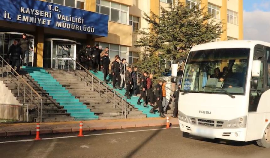 Kayseri merkezli FETÖ operasyonunda yakalanan 70 zanlıdan 54'üne tutuklama