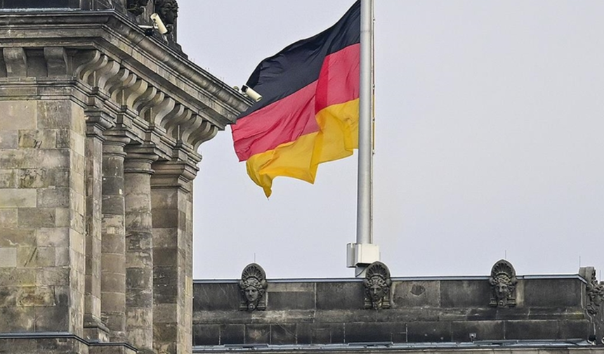 Almanya'dan vatandaşlarına İran'ı acilen terk etme çağrısı