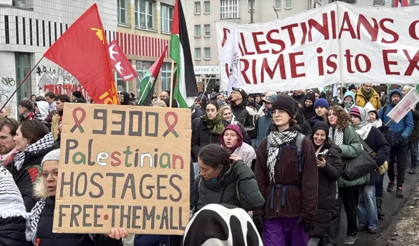 Berlin'de Filistin'e destek yürüyüşü yapıldı