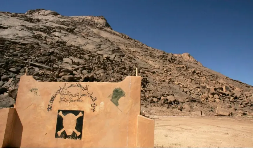 Cezayir'de Fransa'nın sömürge artığı nükleer deneme hasarlarına temizlik başladı