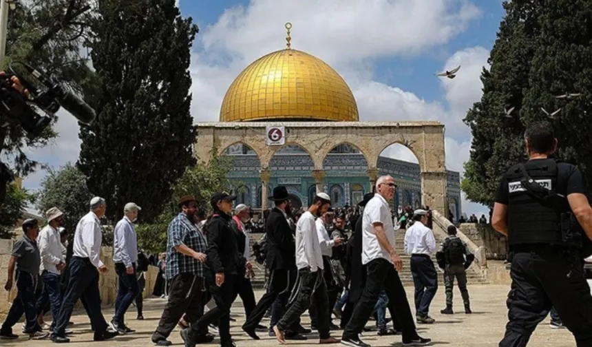 Terörist Yahudiler ramazanda Mescid-i Aksa'ya baskınlar yapıyor