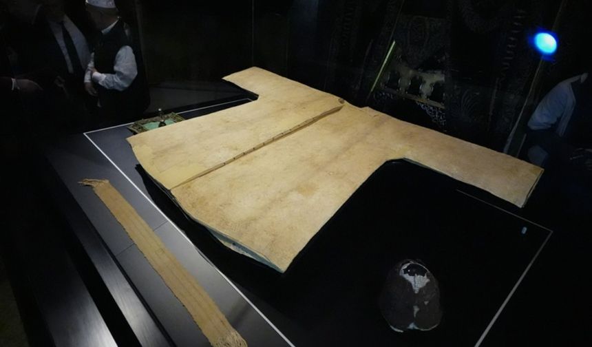 Hırka-i Şerif İstanbul'da ziyarete açıldı