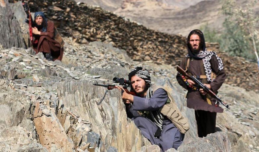 Pakistan-Afganistan sınırındaki çatışmalar sürüyor