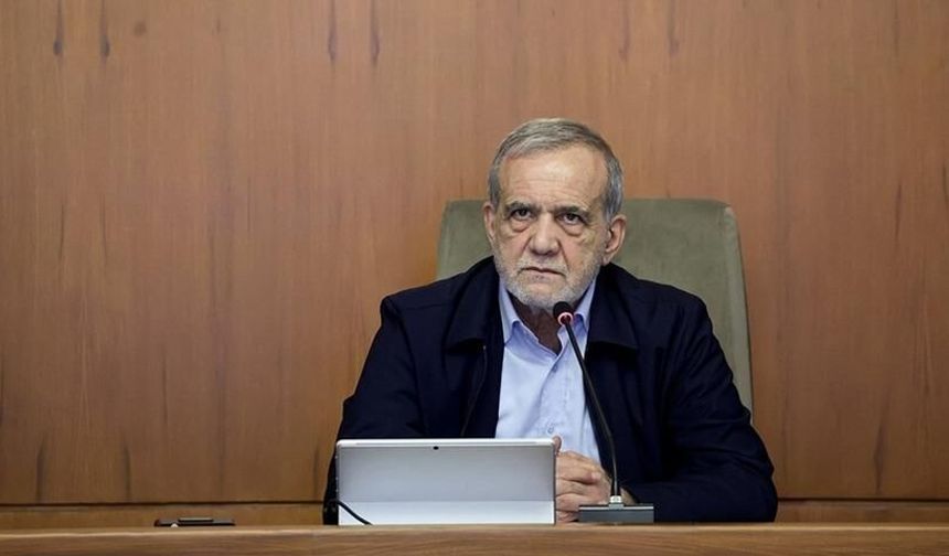 İran Cumhurbaşkanı komşu ülkelerden özür diledi