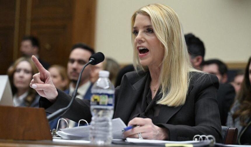 ABD Adalet Bakanı Bondi, Epstein soruşturmasından ifadeye çağrıldı