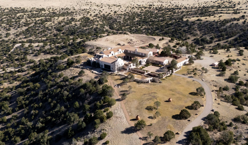 Epstein’ın ‘Zorro Çiftliği’ne’ şafak baskını