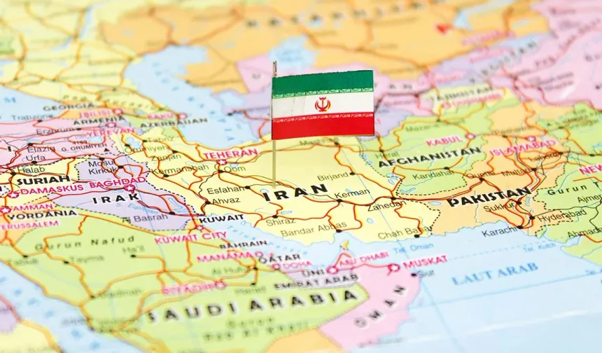 ABD'nin "Venezuela Modeli" çöktü, İran savaşı Körfez'e taşıyor