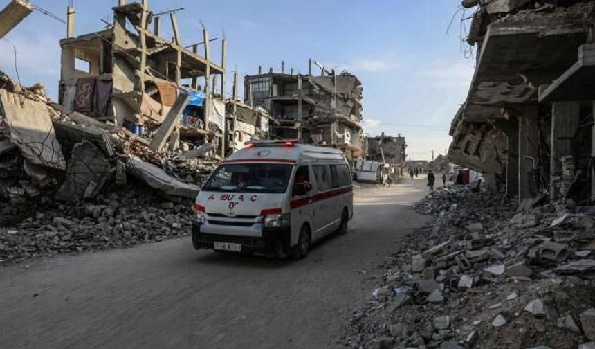 Terörist İsrail ordusu Gazze Şeridi'nin çeşitli bölgelerini bombalamayı sürdürüyor