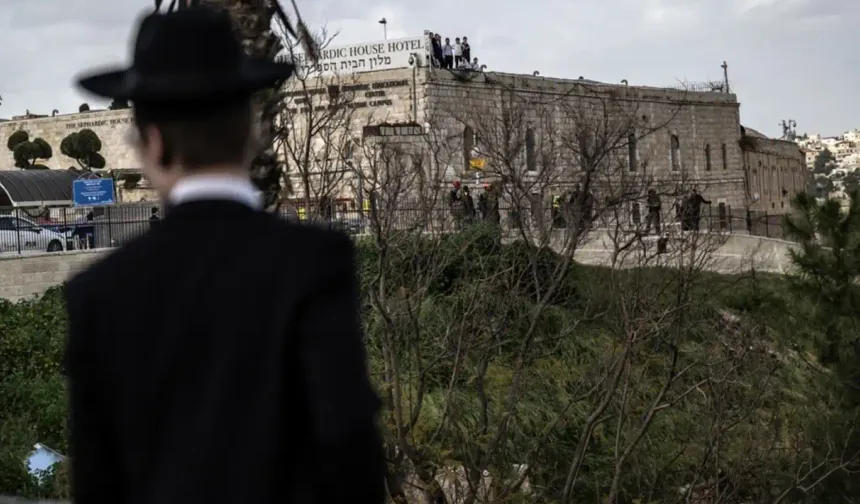 Mescid-i Aksa surları yakınına füze parçaları düştü