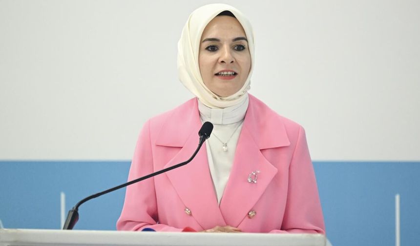 Bakan Göktaş'tan Dijital Dünyada Çocuk Hakları Sözleşmesi'ni imzalamaya davet