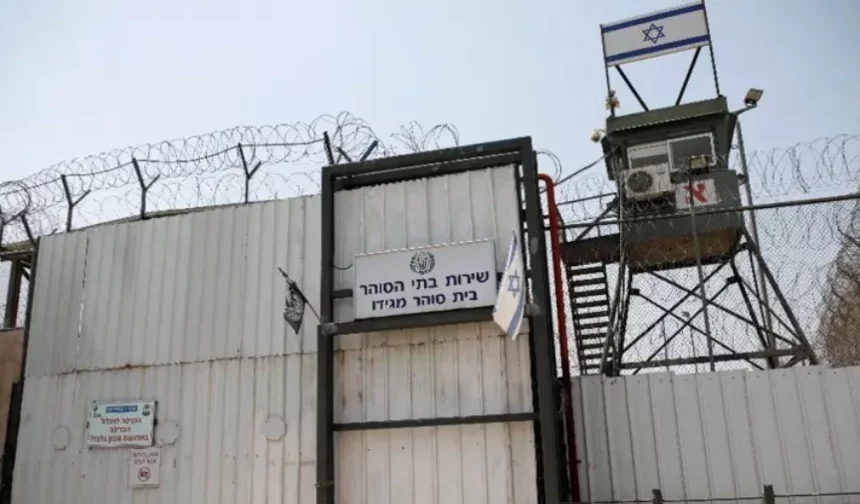 İsrail zindanlarındaki Filistinli tutuklu sayısı 9 bin 600'ü geçti