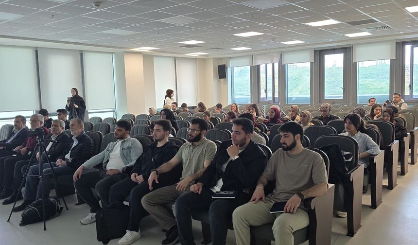 Haliç Üniversitesi’nde "Necip Fazıl ve Gençlik" programı düzenlendi