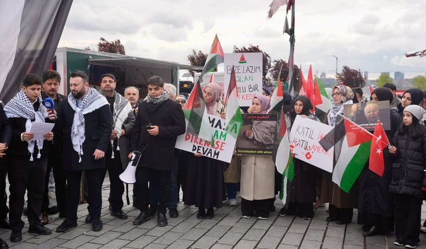 Üsküdar'da Küresel Sumud Filosu'na yapılan saldırı protesto edildi