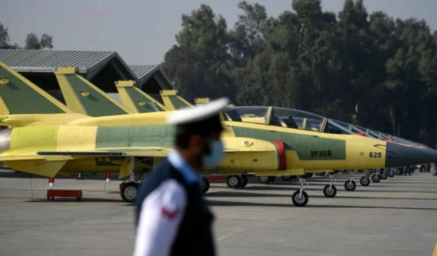 Pakistan jetleri ve askerleri Suudi topraklarında
