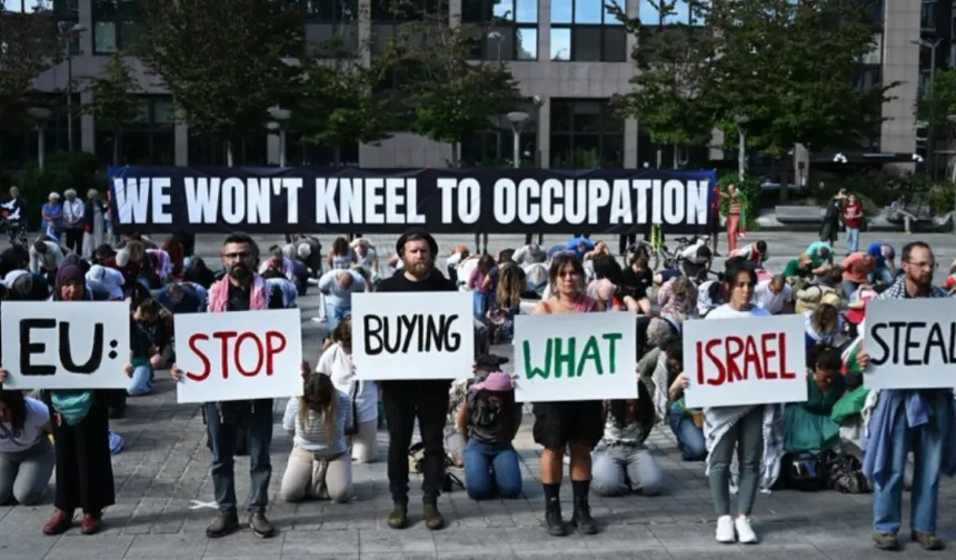 Küresel Sumud Filosu eylemcilerinden Brüksel'de AB protestosu