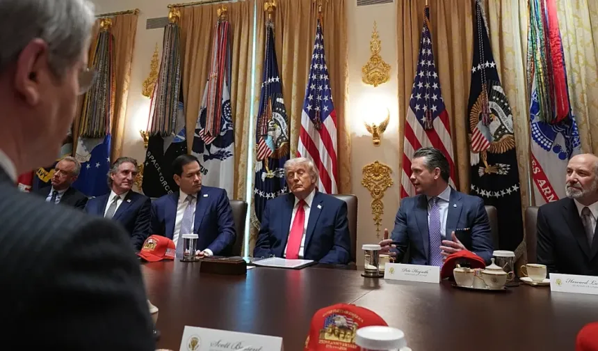 Trump'tan İran açıklaması: Görüşmeler kesilmedi