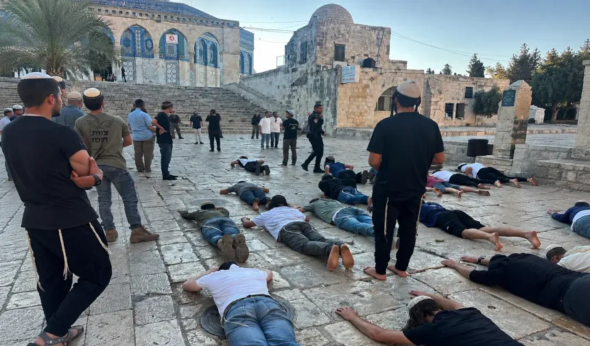 2 bin 300’ü aşkın işgalci Mescid-i Aksa’ya baskın düzenledi