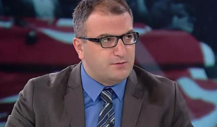 Gazeteci Cem Küçük "şantaj" suçundan gözaltına alındı