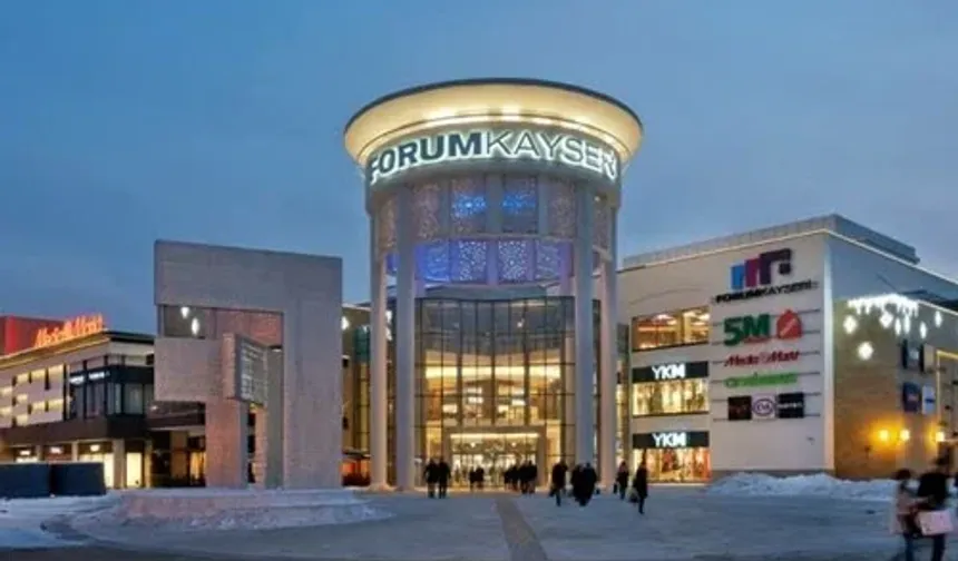 Kayseri'deki Forum AVM'de peçe hazımsızlığı!