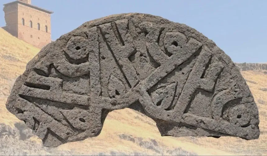 Ani’de tarihî keşif: “Hz. Muhammed” yazılı Selçuklu taşı bulundu