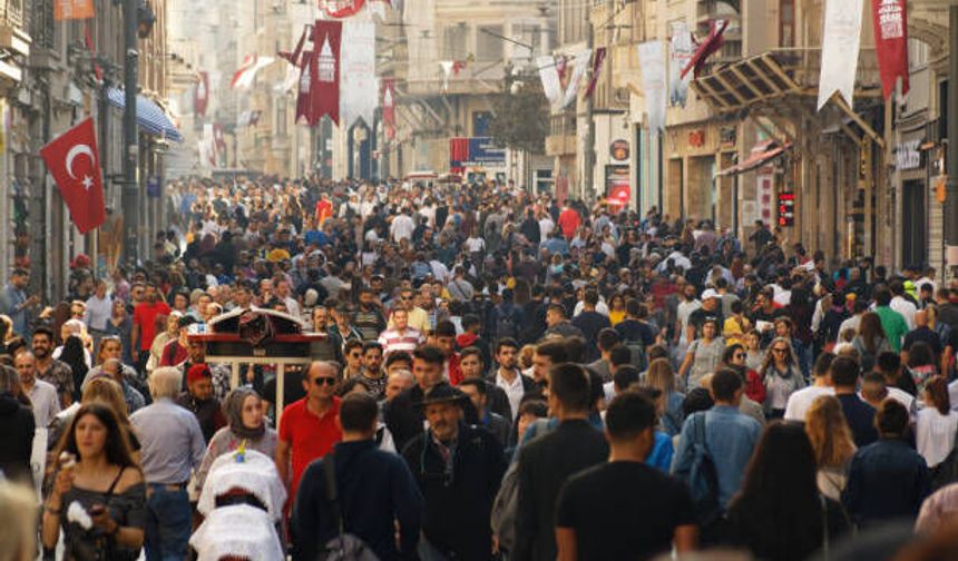 Nüfus eriyor, aile çözülüyor: Türkiye’nin ihmal edilen beka meselesi