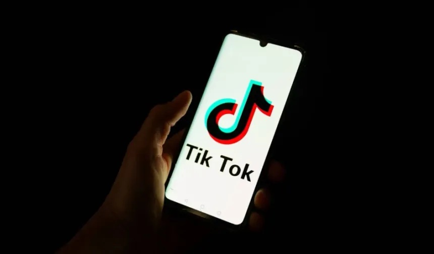 TikTok'a 'gençleri zehirleme' davası