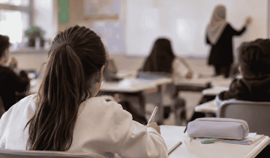 Dinimizi, tarihimizi ve kültürümüzü merkeze alan bir ahlak eğitimine ihtiyaç var