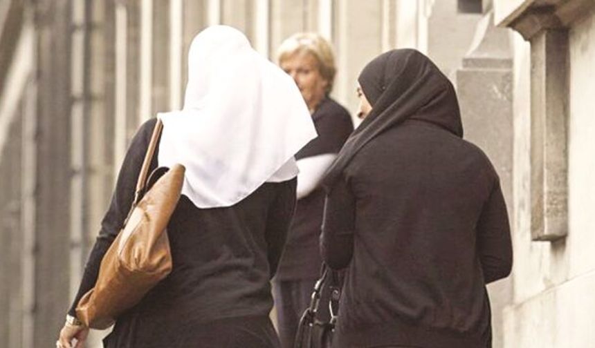 Belçika’da 9 okulda başörtüsü yasağı