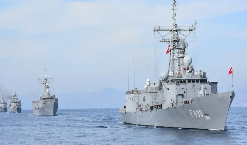 Türkiye İsrail'in savaş gemilerine geçit vermedi
