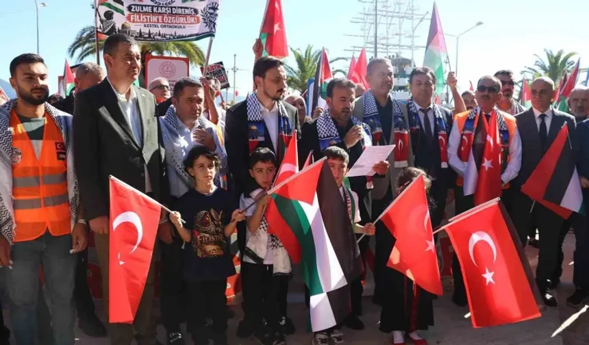 Alanya’da binlerce kişi Gazze için yürüdü