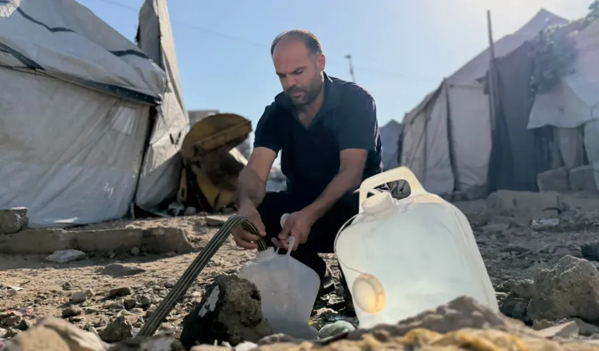 Gazze’de hayat, su ve ekmek kuyruğunda geçiyor