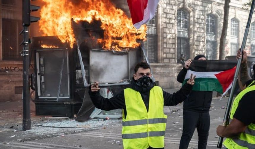 Avrupa'da toplumsal öfke büyüyor: Gençler, işçiler ve Sarı Yelekliler aynı sokakta